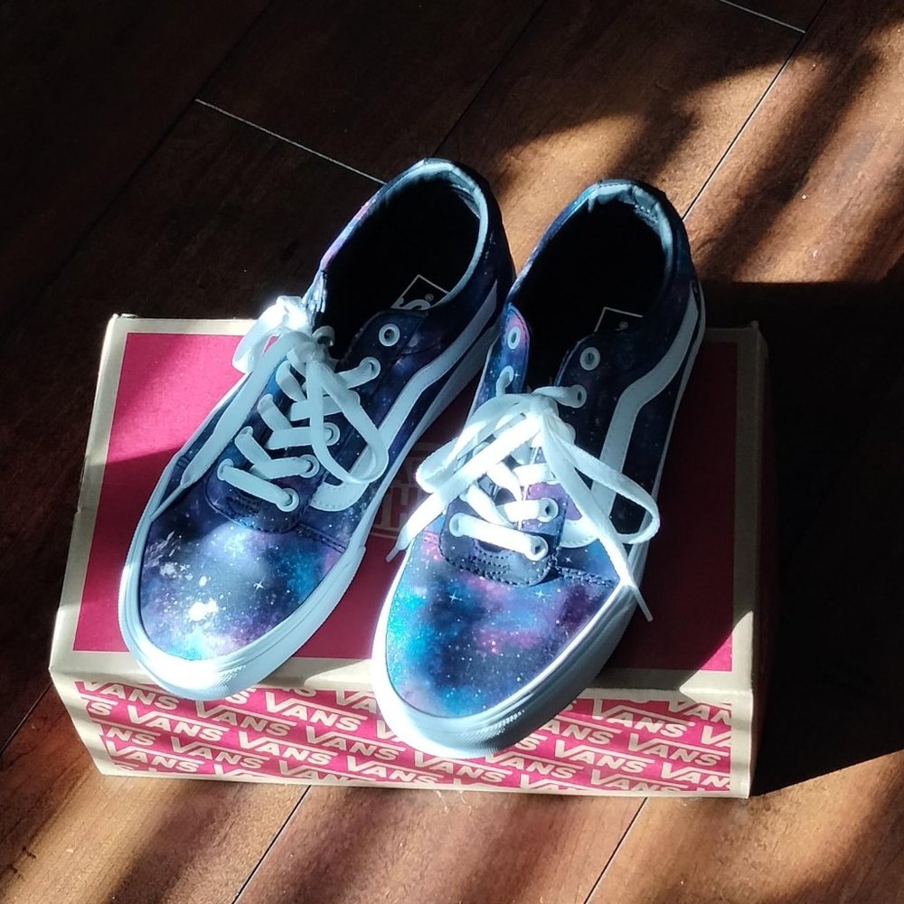 Vans - Picture 3 of 6